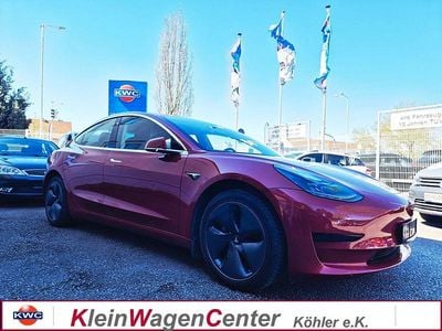 Begagnad Tesla Model 3 Standard Range Plus 225 kW (306 HK) 2021 Röd Sedan