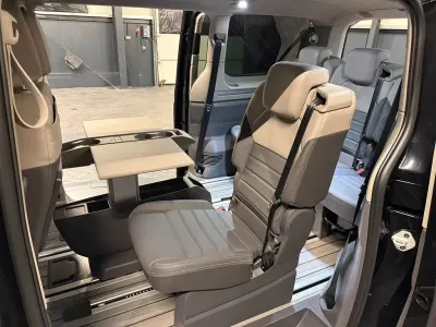 Usata VW T7 Style 150 CV (110 kW) 2024 Nero Furgone