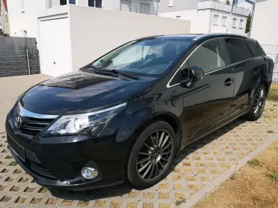 Gebraucht Toyota Avensis Life 150 PS (110 kW) 2014 Schwarz Kombi