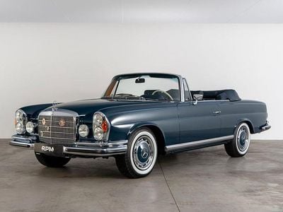 Blau Gebraucht 1971 Mercedes W111 Cabrio | 399.500 €