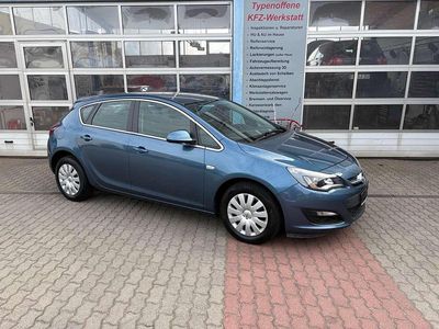 Gebraucht Opel Astra 101 PS (74 kW) 2013 Blau Limousine