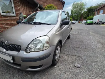 Gebraucht Toyota Yaris 87 PS (63 kW) 2006 Grau Limousine