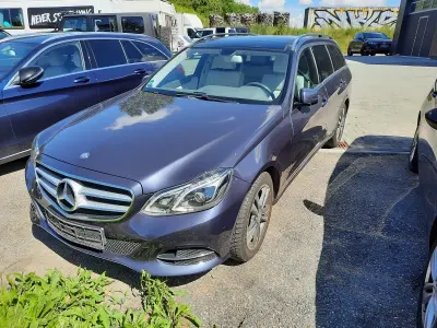 Gebraucht Mercedes E220 170 PS (125 kW) 2015 Blau Kombi