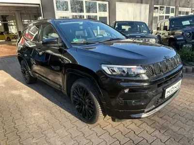 Gebraucht Jeep Compass 131 PS (96 kW) 2023 Schwarz SUV