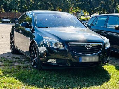 Schwarz Gebraucht 2010 Opel Insignia Limousine | 4.000 € (Etwas zu teuer)