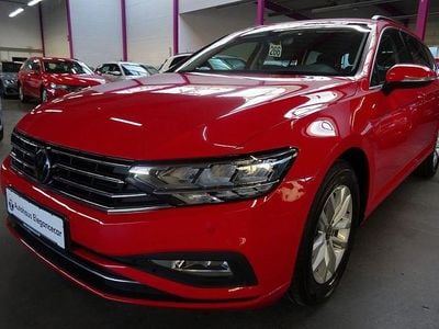 Gebraucht VW Passat 122 PS (89 kW) 2023 Rot Kombi