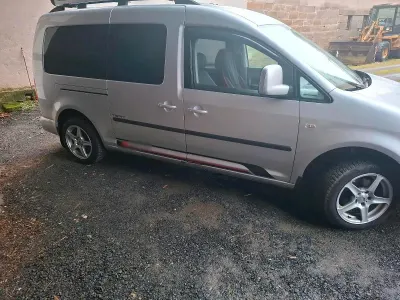 Gebraucht VW Caddy Maxi 130 PS (95 kW) 2010 Silber Van / Kleinbus