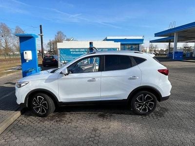 Second-hand MG ZS Luxury 106 CP (77 kW) 2022 Alb SUV