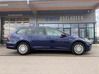 Gebraucht VW Golf VII Comfortline 110 PS (80 kW) 2018 Blau Kombi