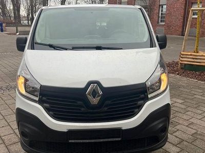 Weiß Gebraucht 2018 Renault Trafic Van / Kleinbus | 15.999 € (Etwas zu teuer)