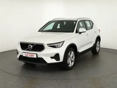 Używany Volvo XC40 Core 163 KM (119 kW) 2024 Biały SUV