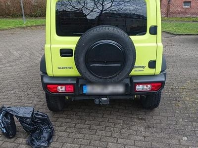 Gebraucht Suzuki Jimny 102 PS (75 kW) 2023 Gelb SUV
