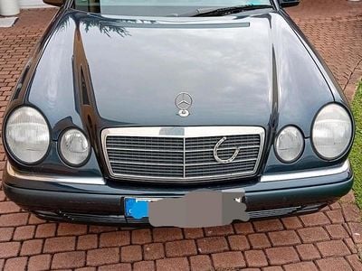 Mercedes E200
