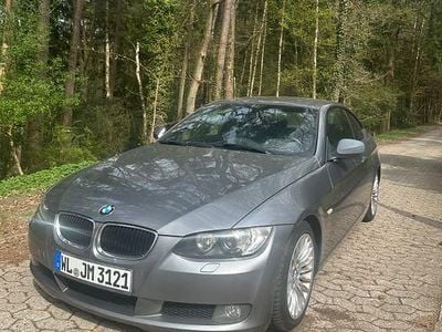 Gebraucht BMW 320 184 PS (135 kW) 2010 Grau Coupé