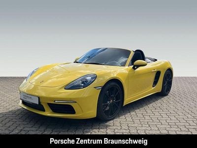 Second-hand Porsche 718 Boxster 299 CP (219 kW) 2023 Galben Cabrio