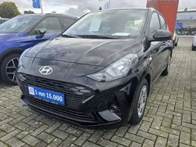 Neu Hyundai i10 63 PS (46 kW) 2025 Schwarz Kleinwagen