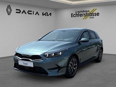Neu Kia Ceed 140 PS (102 kW) 2025 Grau (yukka stahl grau) Kleinwagen