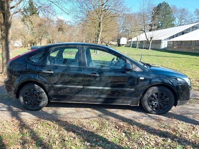 Gebraucht Ford Focus 100 PS (73 kW) 2006 Schwarz Limousine