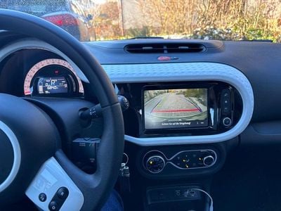 Weiß Gebraucht 2022 Renault Twingo Equilibre Kleinwagen | 11.500 € (Fairer Preis)