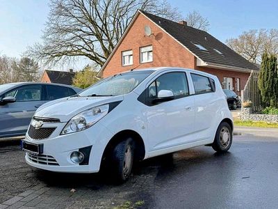 Gebraucht Chevrolet Spark 68 PS (50 kW) 2013 Weiß Kleinwagen