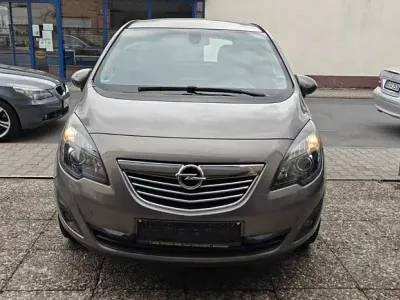 Gebraucht Opel Meriva Edition 140 PS (102 kW) 2011 Braun Van / Kleinbus