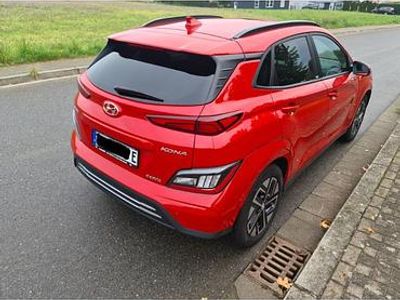 Gebraucht Hyundai Kona 100 kW (136 PS) 2022 Rot SUV