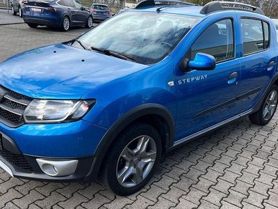 Gebraucht Dacia Sandero Prestige 90 PS (66 kW) 2014 Blau Kleinwagen