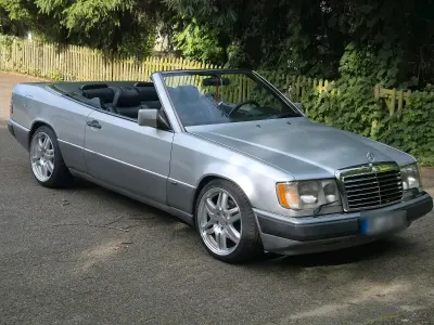 Gebraucht Mercedes 300 230 PS (169 kW) 1993 Silber Cabrio