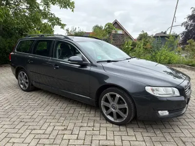 Gebraucht Volvo V70 Standard 120 PS (88 kW) 2016 Grau Kombi