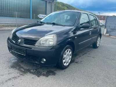 Używany Renault Clio II 75 KM (55 kW) 2004 Czarny Hatchback
