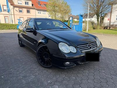 Second-hand Mercedes C320 218 CP (160 kW) 2004 Negru Berlinǎ