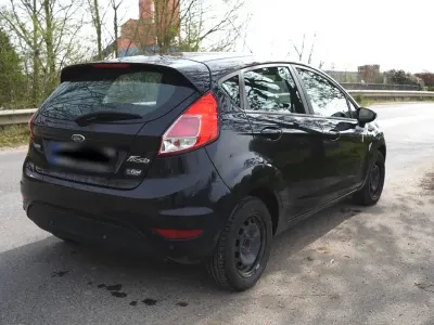 Gebraucht Ford Fiesta Trend 101 PS (74 kW) 2015 Schwarz Kleinwagen