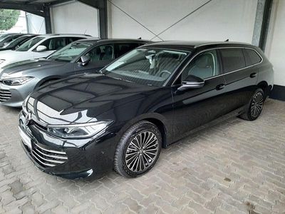 Gebraucht VW Passat Elegance 150 PS (110 kW) 2025 Grau Kombi