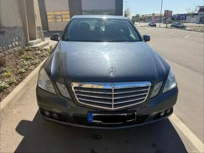 Używany Mercedes E250 Elegance 204 KM (150 kW) 2010 Szary Sedan/Limuzyna