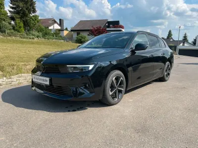 Gebraucht Opel Astra 131 PS (96 kW) 2025 Schwarz Kleinwagen