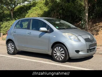 Gebraucht Toyota Yaris Sol 69 PS (50 kW) 2006 Silber Limousine