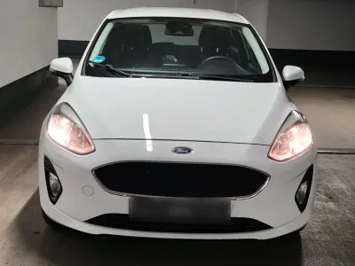 Gebraucht Ford Fiesta 71 PS (52 kW) 2017 Weiß Kleinwagen