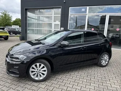 Gebraucht VW Polo Comfortline 95 PS (69 kW) 2018 Schwarz Kleinwagen