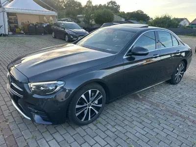 Gebraucht Mercedes E300 AMG 194 PS (142 kW) 2022 Grau Limousine