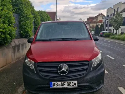 Używany Mercedes Vito 163 KM (119 kW) 2022 Czerwony Van