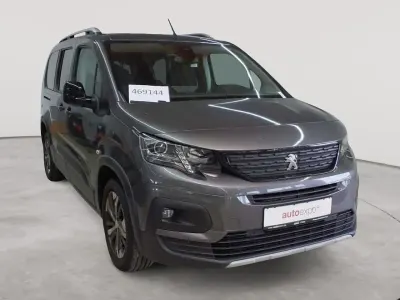 Gebraucht Peugeot Rifter GT 131 PS (96 kW) 2023 Platinium grau metallic Van / Kleinbus