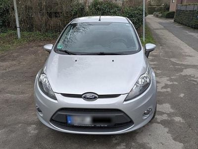 Silber Gebraucht 2012 Ford Fiesta Kleinwagen | 3.800 € (Fairer Preis)