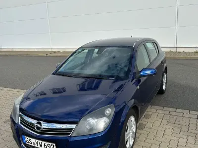 Usata Opel Astra 116 CV (85 kW) 2009 Blu Berlina