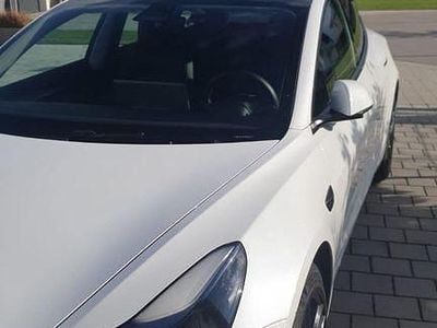 Weiß Gebraucht 2022 Tesla Model 3 Limousine | 26.200 € (Fairer Preis)