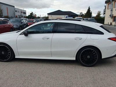 Weiß Gebraucht 2024 Mercedes CLA200 Shooting Brake AMG Kombi | 34.500 € (Fairer Preis)
