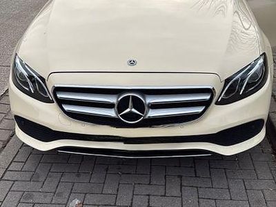 Gebraucht Mercedes E200 150 PS (110 kW) 2018 Gelb Limousine