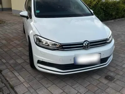 Gebraucht VW Touran 150 PS (110 kW) 2019 Weiß Van / Kleinbus