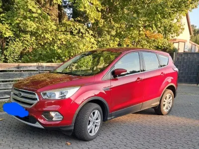 Gebraucht Ford Kuga Trend 120 PS (88 kW) 2019 Rot SUV