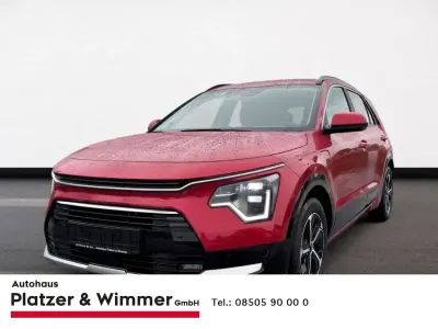 Gebraucht Kia Niro Vision 171 PS (125 kW) 2024 Cr5) runway rot met. (rot SUV