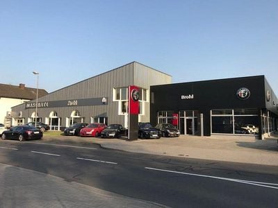 Neu Alfa Romeo Stelvio 280 PS (205 kW) 2026 Rot SUV